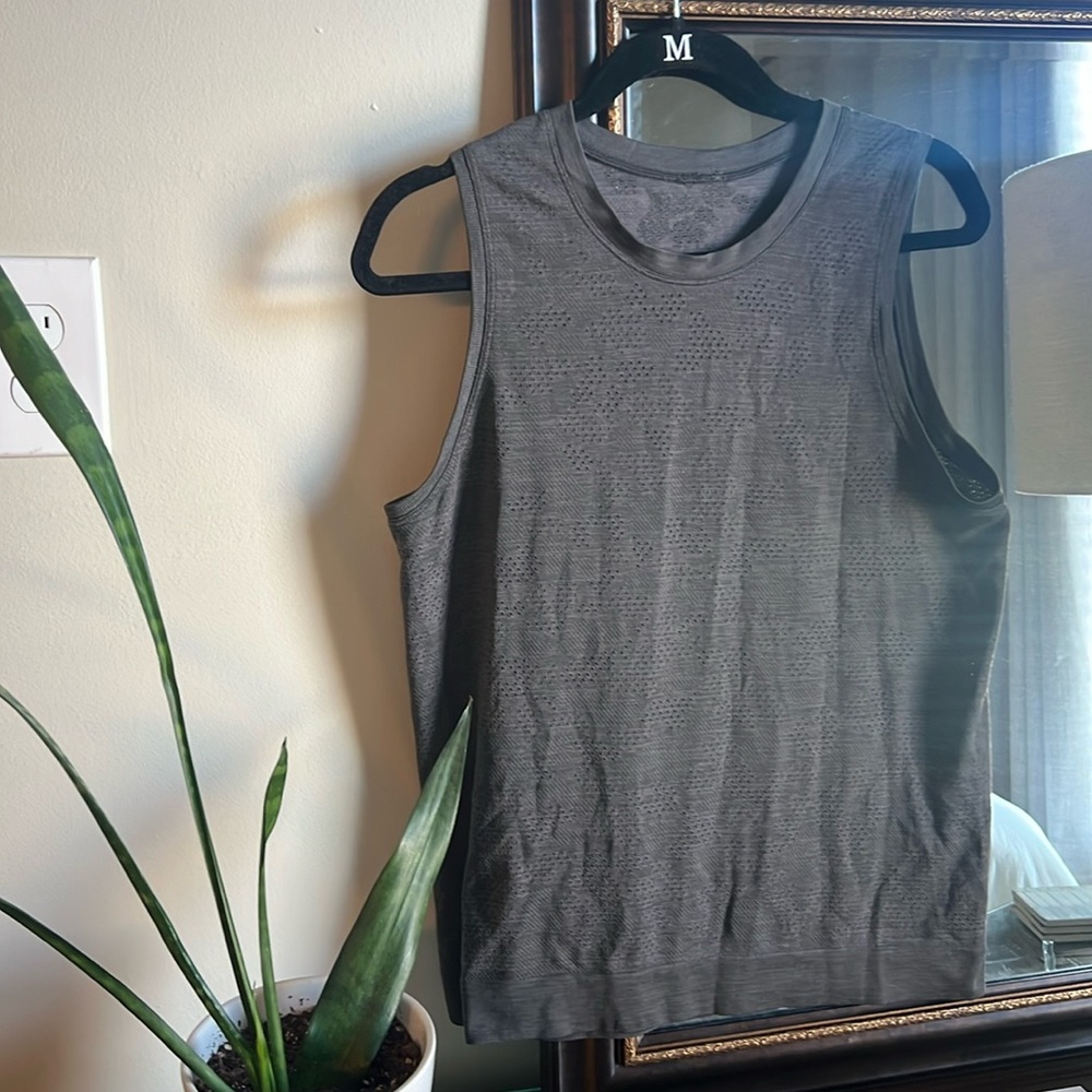 Lululemon cheetah print tank top M/L
